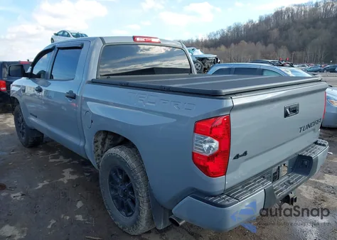 2017 Toyota Tundra Trd Pro 5.7L V8 z USA, uszkodzony, nr VIN 5TFDW5F16HX584940
